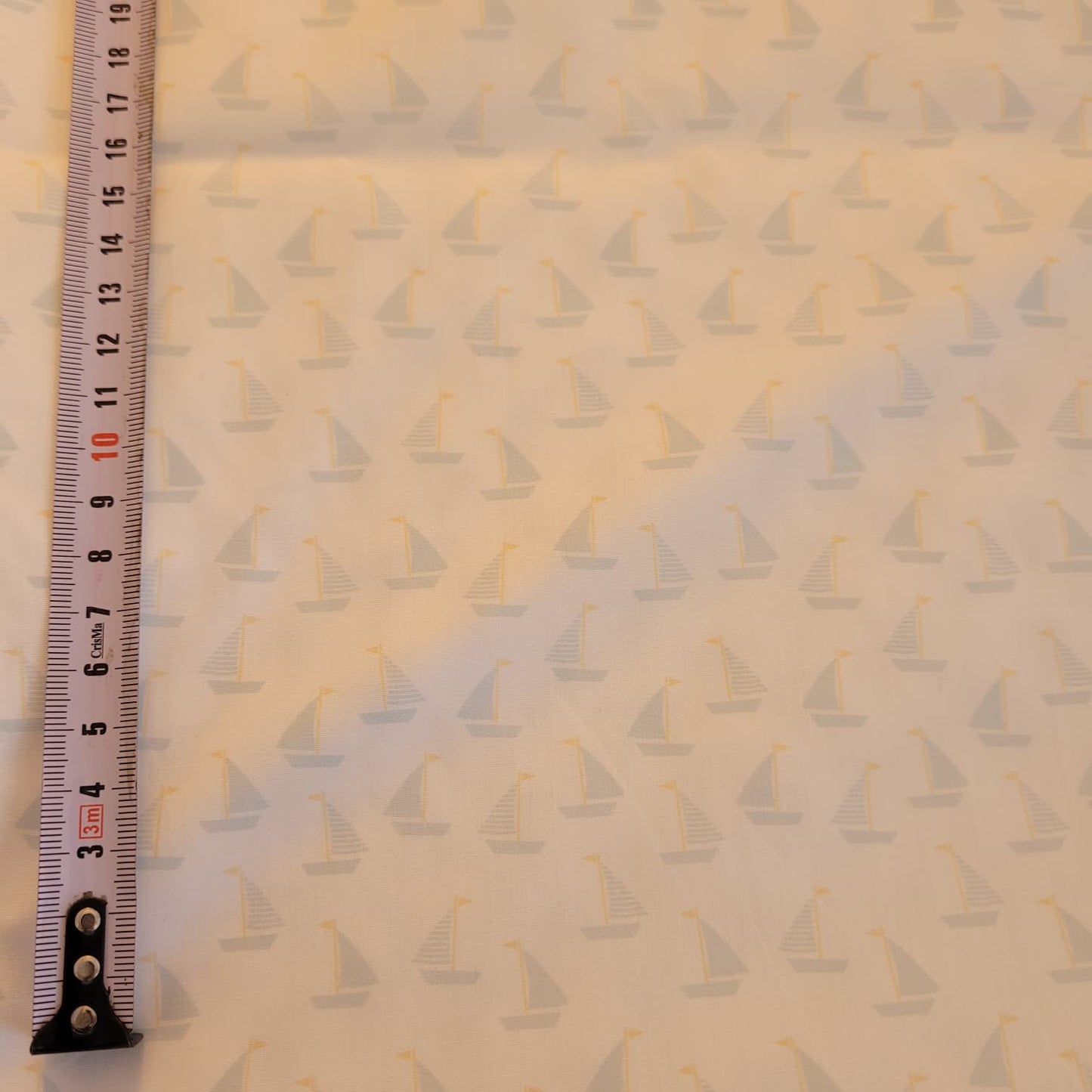 Popelín de Algodón Estampado Barquitos sobre Fondo Crudo